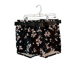 Torrid Womens Black Floral Cuffed Shorts With Perforated Belt Size 18 Cotton